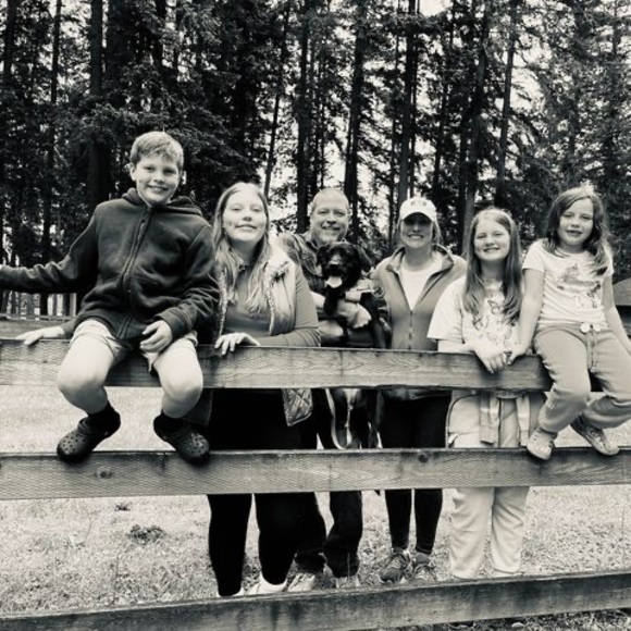 Meet your Posher, Jennifer - Picture 1 of 1